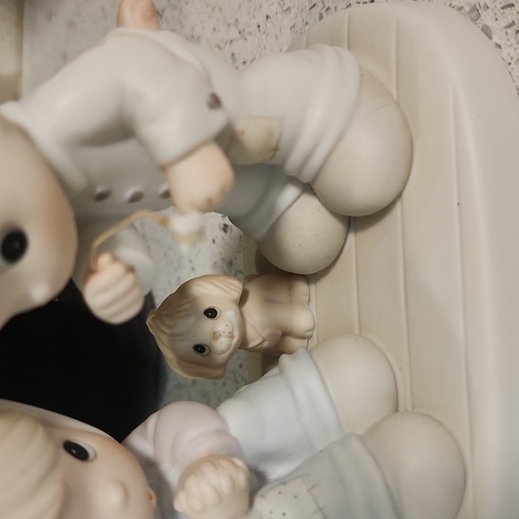 Precious Moments - Picture 4 of 12